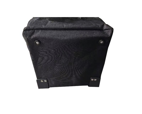 Undersidan av en verktygsväska med förstärkta fötter