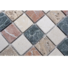 Mosaikplattor av natursten i formatet 30 x 30 centimeter
