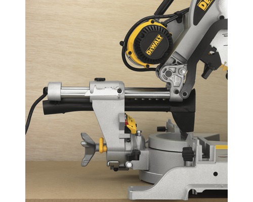 Detalj av en DeWalt kap- och gersåg