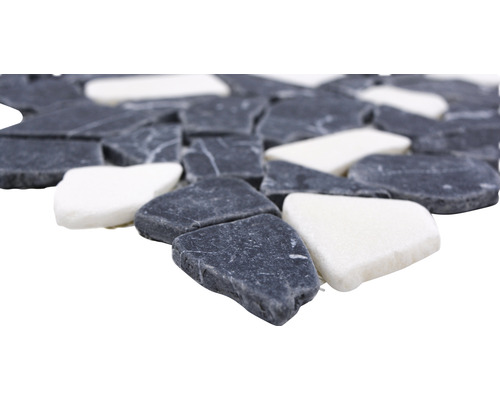 Mosaikplatta av natursten, grå och vit småsten