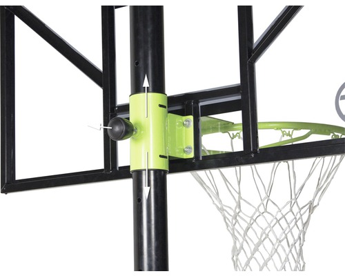 Detaljvy av en basketkorg med höjdjustering