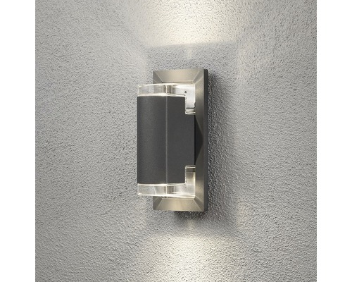 Utomhusvägglampa av metall och glas