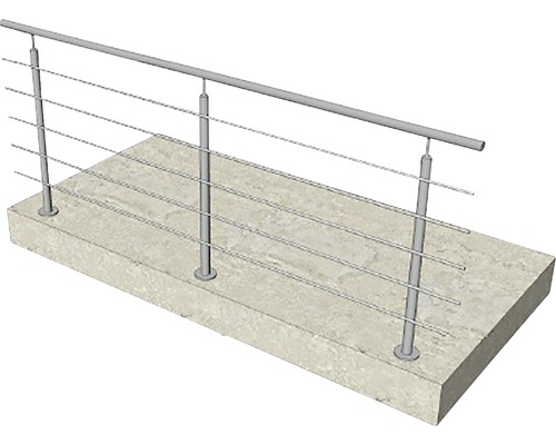 Räcke med vajrar och stolpar i rostfritt stål på betongfundament
