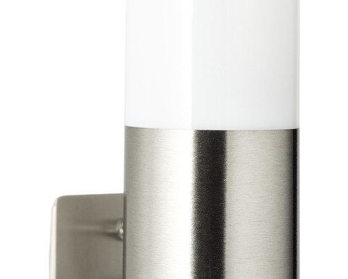 Vägglampa i rostfritt stål med lampskärm