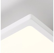 Detaljbild av en vit taklampa