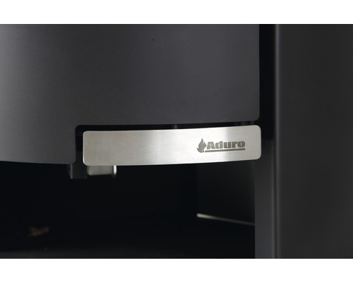 Aduro logotyp på en kamin