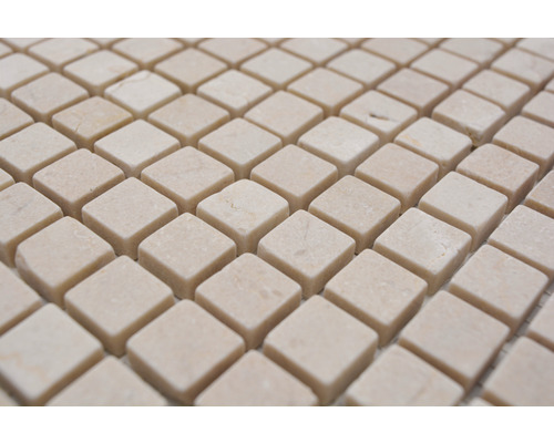 Mosaikplattor av natursten i kvadratisk form