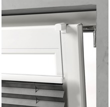 Detalj av ett plissésystem på ett fönster