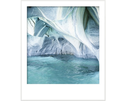 Inramad bild med utsikt över en grotta