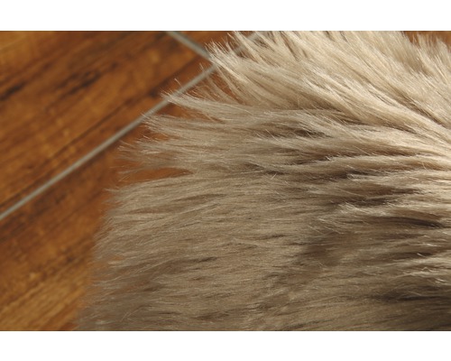 Närbild av en matta med långa fibrer