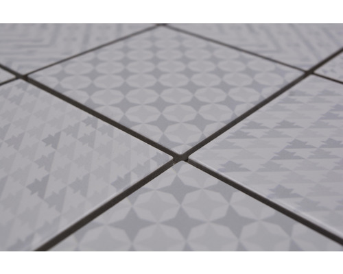 Keramiska plattor med geometriska mönster