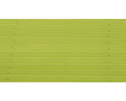 Närbild av en grön persienn för fönsterdekoration