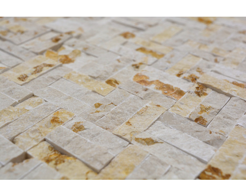 Naturstensmosaik i fiskbensmönster