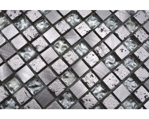 Mosaikplatta av glas och metall