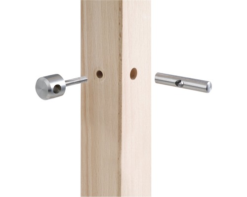 Trästolpe med fästmaterial för montering