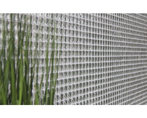 Vägg av kvadratiska glasmosaikplattor