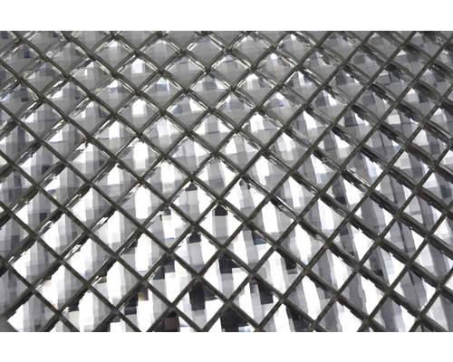 Närbild av en glassten med rutmönster