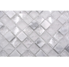Fyrkantiga mosaikplattor av glas och marmor