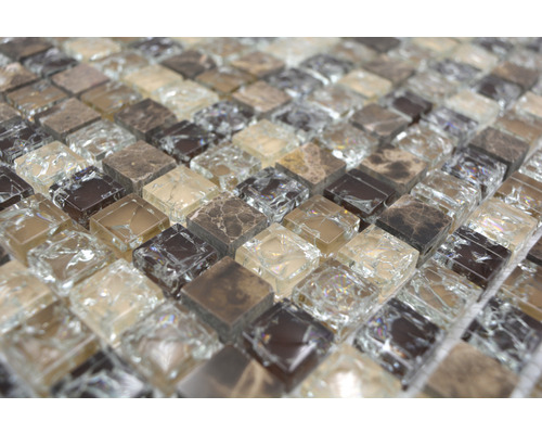 Mosaikplatta av glas och sten