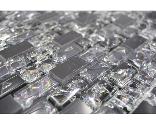 Mosaikplatta av glas och sten