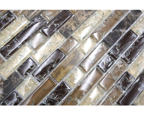 Mosaikplattor av glas och sten