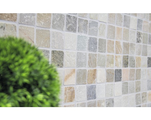 Mosaikplatta med naturstenlook