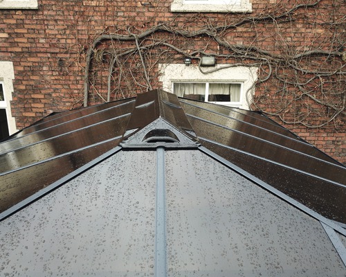 Detalj av taket på en trädgårdspaviljong