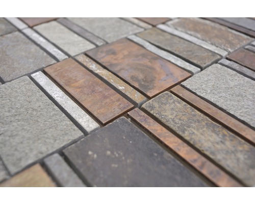 Närbild av mosaikplattor av sten