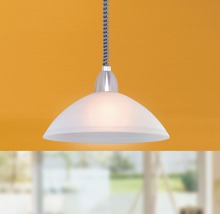 Pendellampa med glasskärm