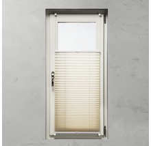 Fönster med plisségardin för ljusreglering och insynsskydd