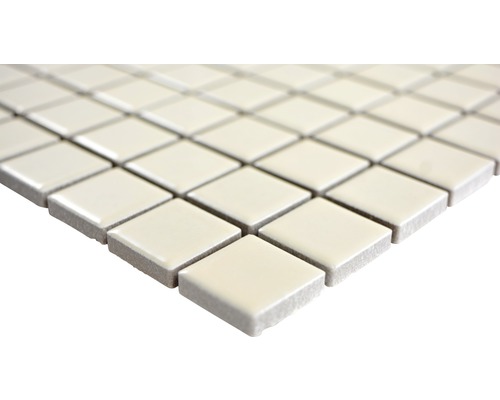 Keramiska mosaikplattor i kvadratisk form