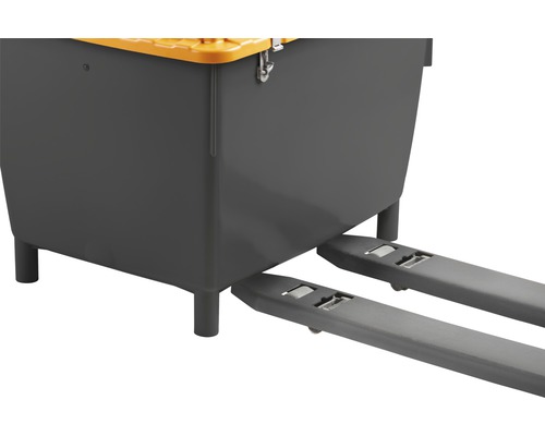 Staplingsbehållare av plast på en palettvagn