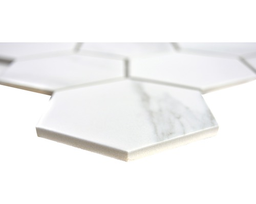 Sexkantig kakelplatta med marmorstruktur