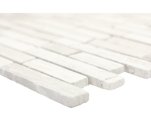 Rektangulär mosaik av natursten