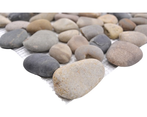 Mosaikmatta med naturstenar