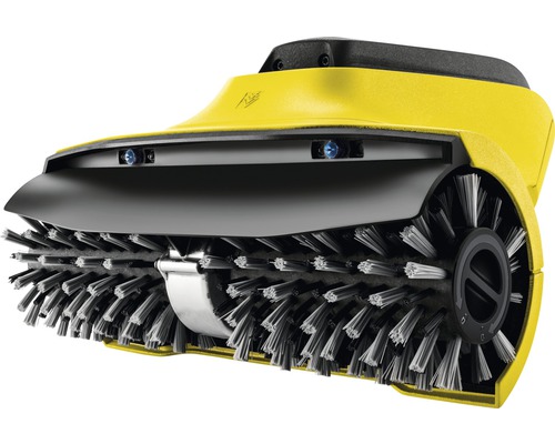 Sopmaskin med roterande borstar för rengöring av ytor