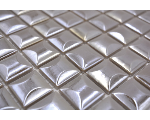 Närbild av fyrkantiga mosaikplattor