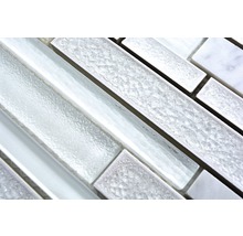 Mosaikplatta av glas och marmor