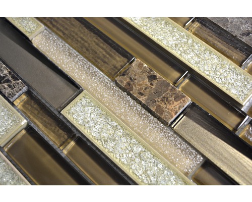 Mosaikplatta av glas och sten