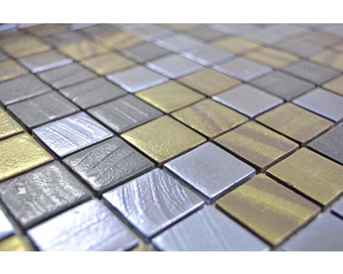 Fyrkantiga mosaikplattor av metall