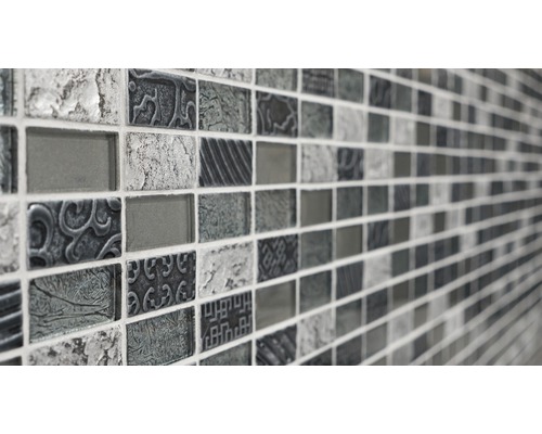 Mosaikplattor med olika ytstrukturer