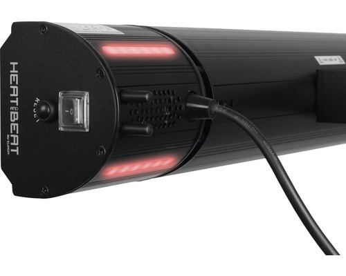 Detaljvy av värmeelement med strömkabel, reglage och HEAT & BEAT-logotyp