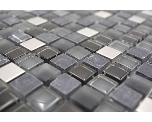 Mosaikplattor av glas och sten