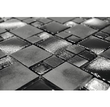 Närbild av mosaikplattor med kvadratiska former