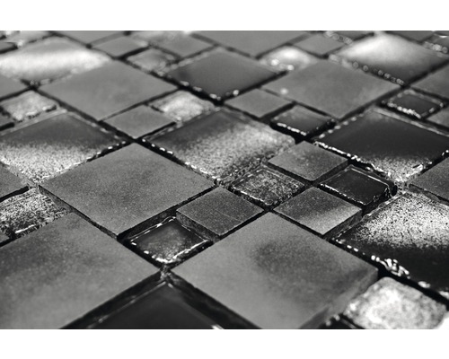 Närbild av mosaikplattor med kvadratiska former