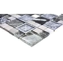 Mosaikplatta med glas-, naturstens- och metallelement