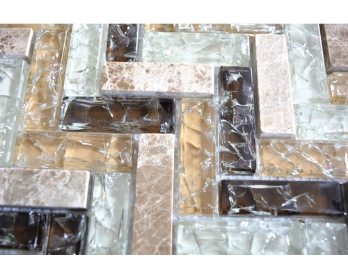 Mosaikplattor av glas och sten