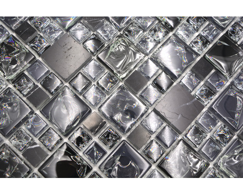 Mosaikplatta med kvadratiska element av glas och sten