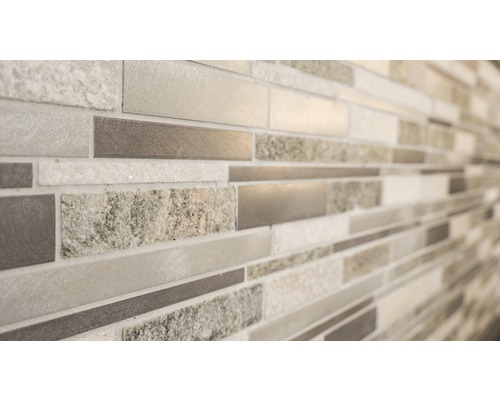 Väggkakelmosaik med olika ytor