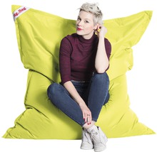 Kvinna sitter på en Big Bag sittsäck